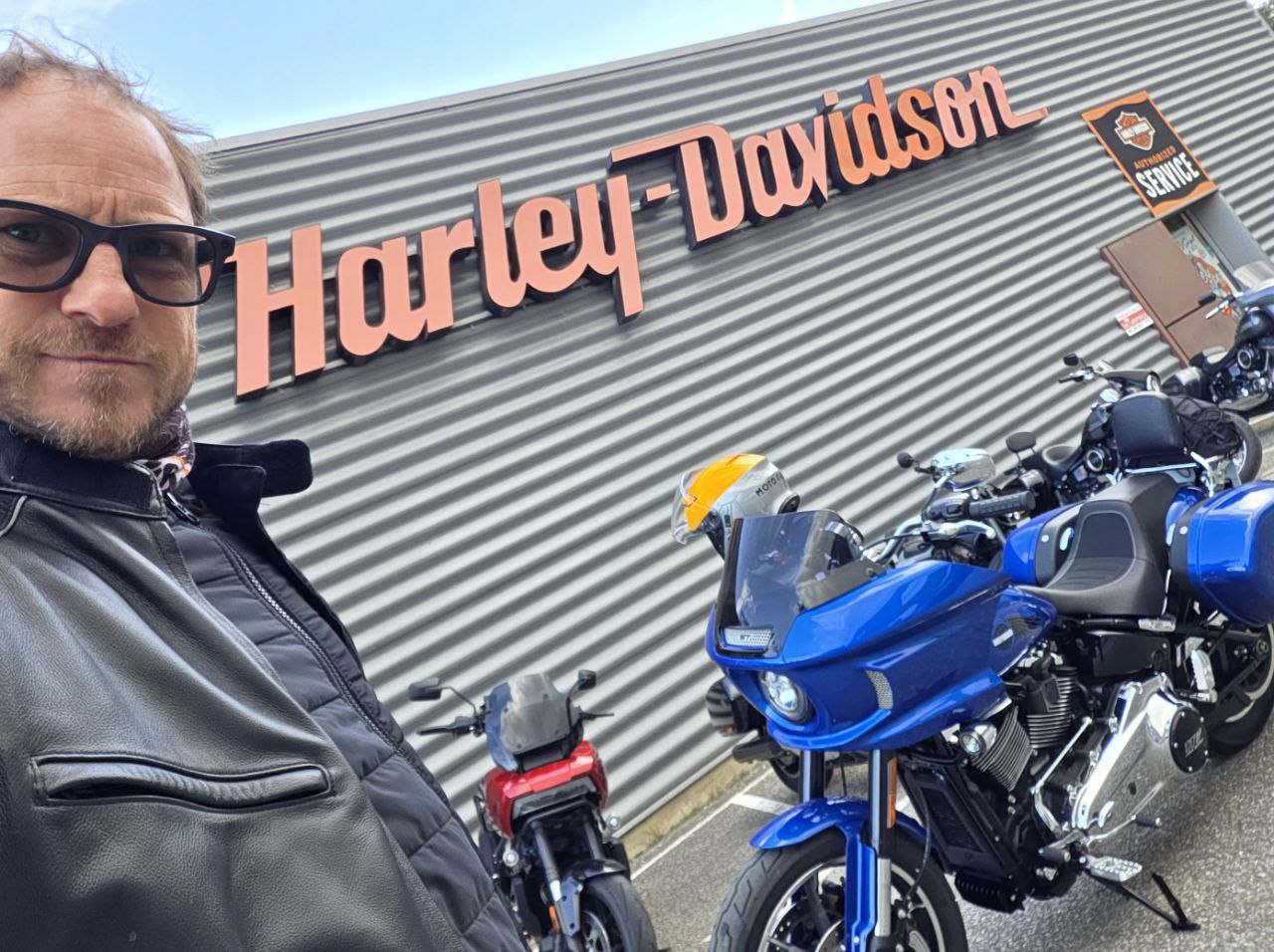 The Thrill of New Beginnings: Picking Up My Bike in Avignon